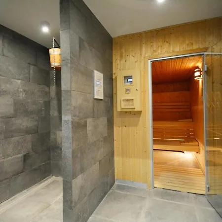 Z Widokiem, Osiedle Feniks Apartman